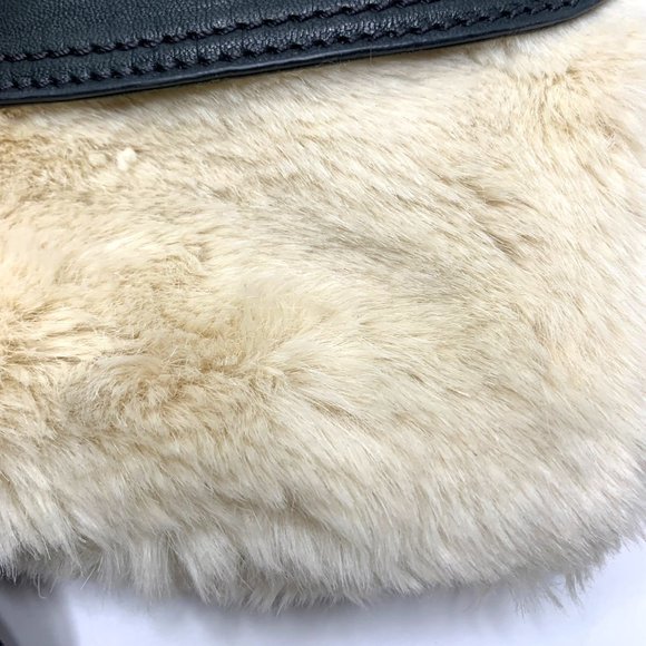 RARE JUICY COUTURE Cream Fur & Black Leather Wristlet Clutch - Picture 4 of 12